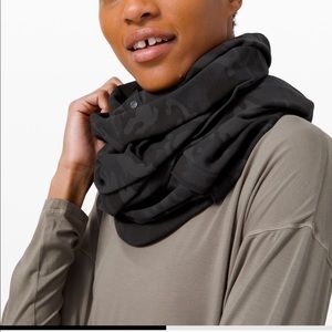 NWT Lululemon Vinyasa Scarf. Black Camo. On Sale!